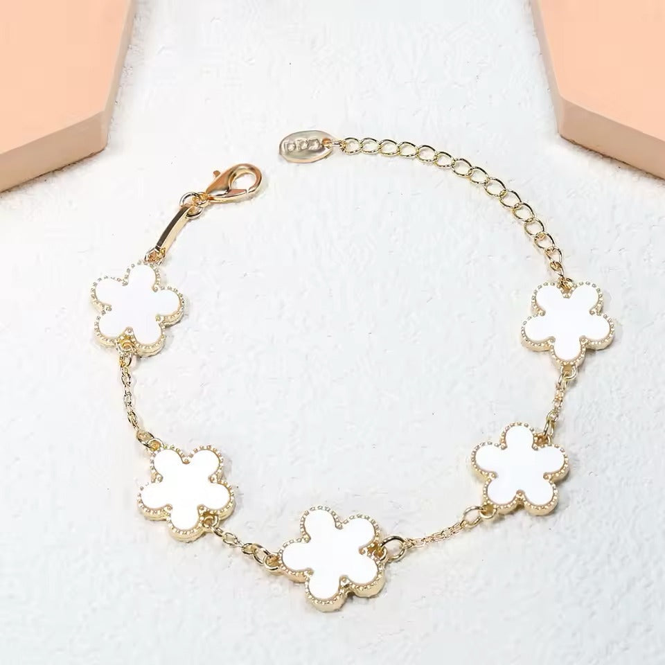 Pulseras Trebol de Cinco Hojas | <span style="color: #000000;"><strong><span style="color: #ff2a00;">¡COMPRA 1 Y LLÉVATE 2!</span></strong></span>