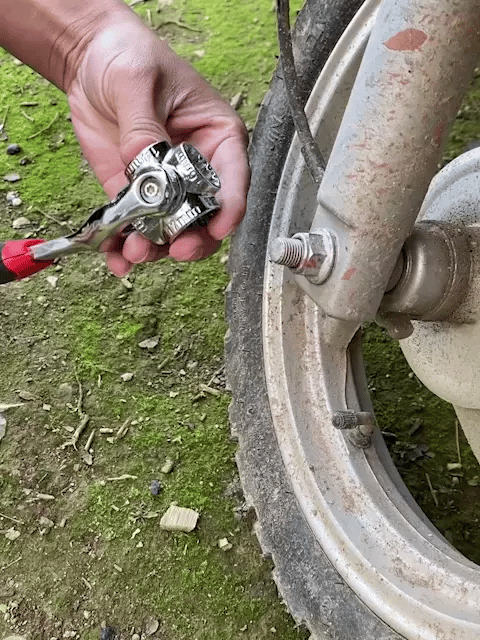 Llave Multifuncional 8 en 1  2x1 – Ajuste Universal – Soluciona Reparaciones del Hogar al Instante